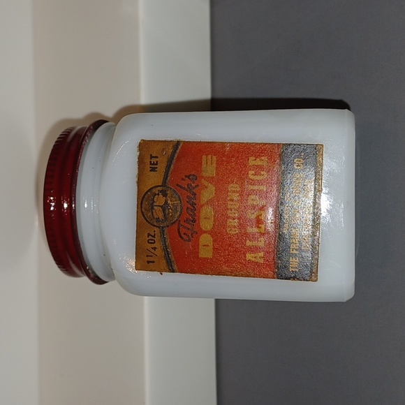 ORIGINAL Vintage Milk Glass Spice Jar / Shaker Set ~ Dutch Theme - Picture 8 of 11